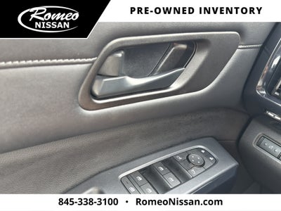 2025 Nissan Pathfinder S