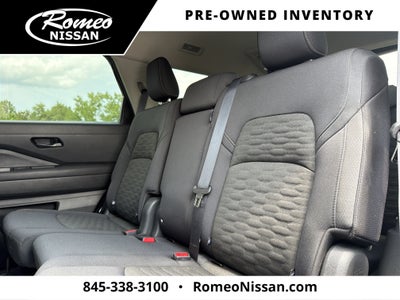 2025 Nissan Pathfinder S