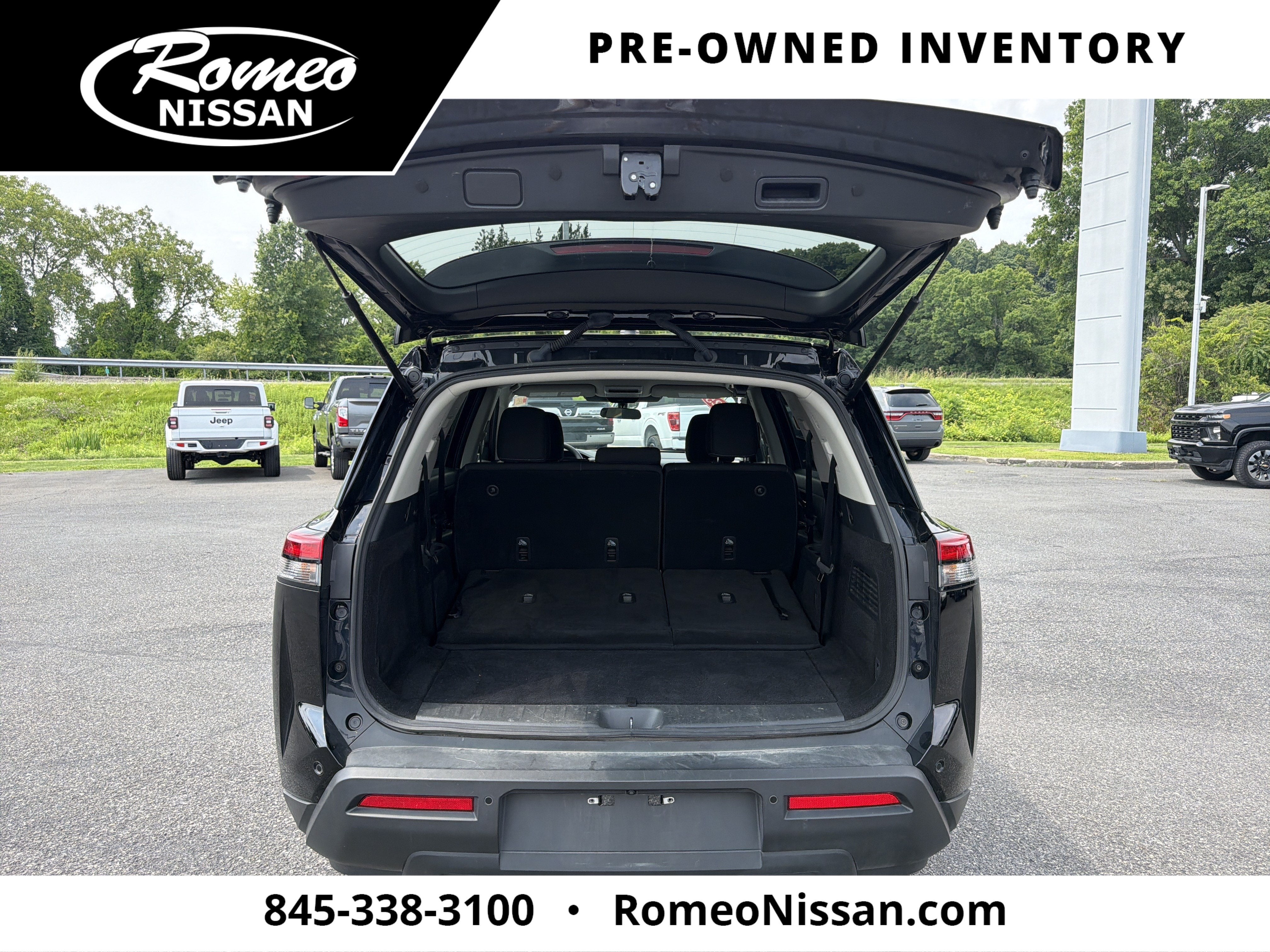 2025 Nissan Pathfinder S