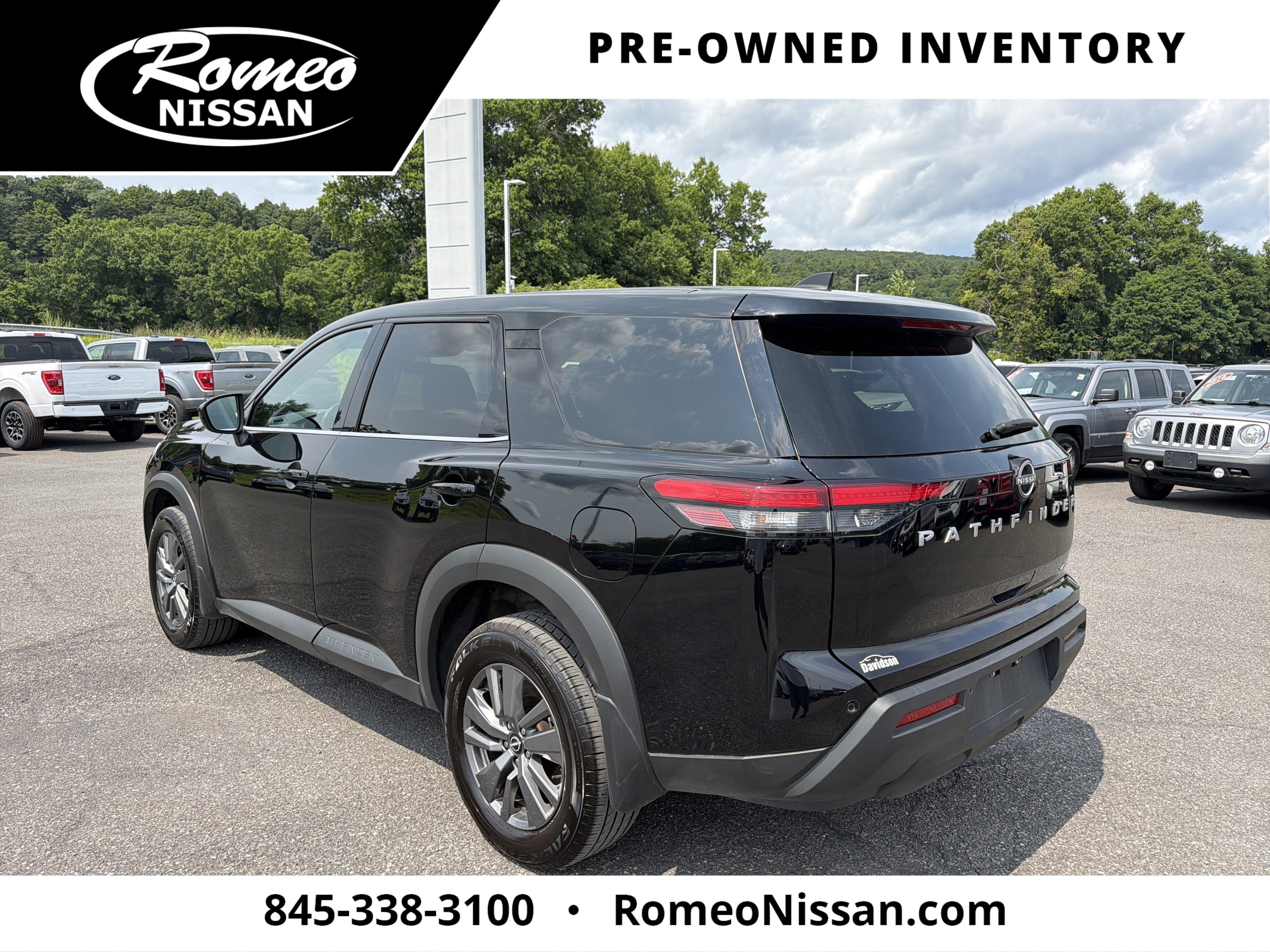 2025 Nissan Pathfinder S