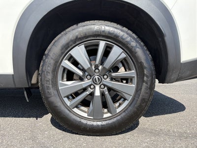 2023 Nissan Pathfinder SV