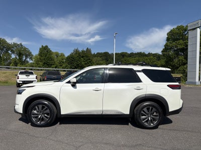 2023 Nissan Pathfinder SV