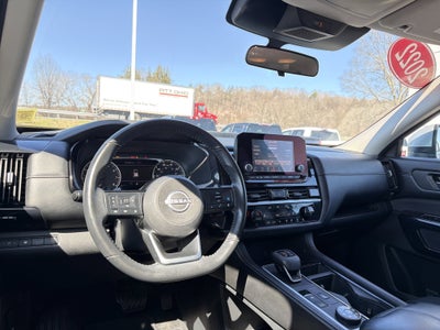 2022 Nissan Pathfinder SV