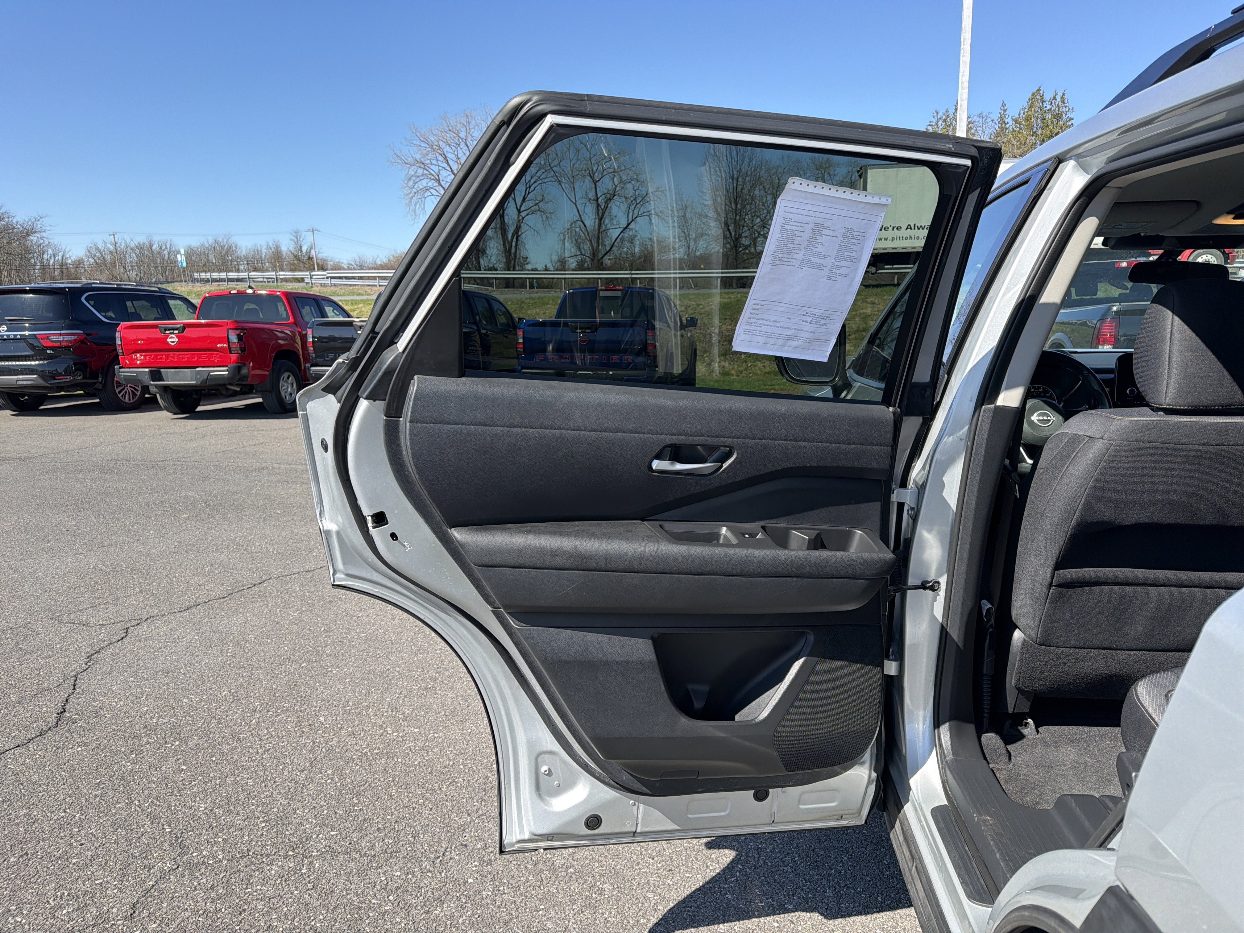 2022 Nissan Pathfinder SV