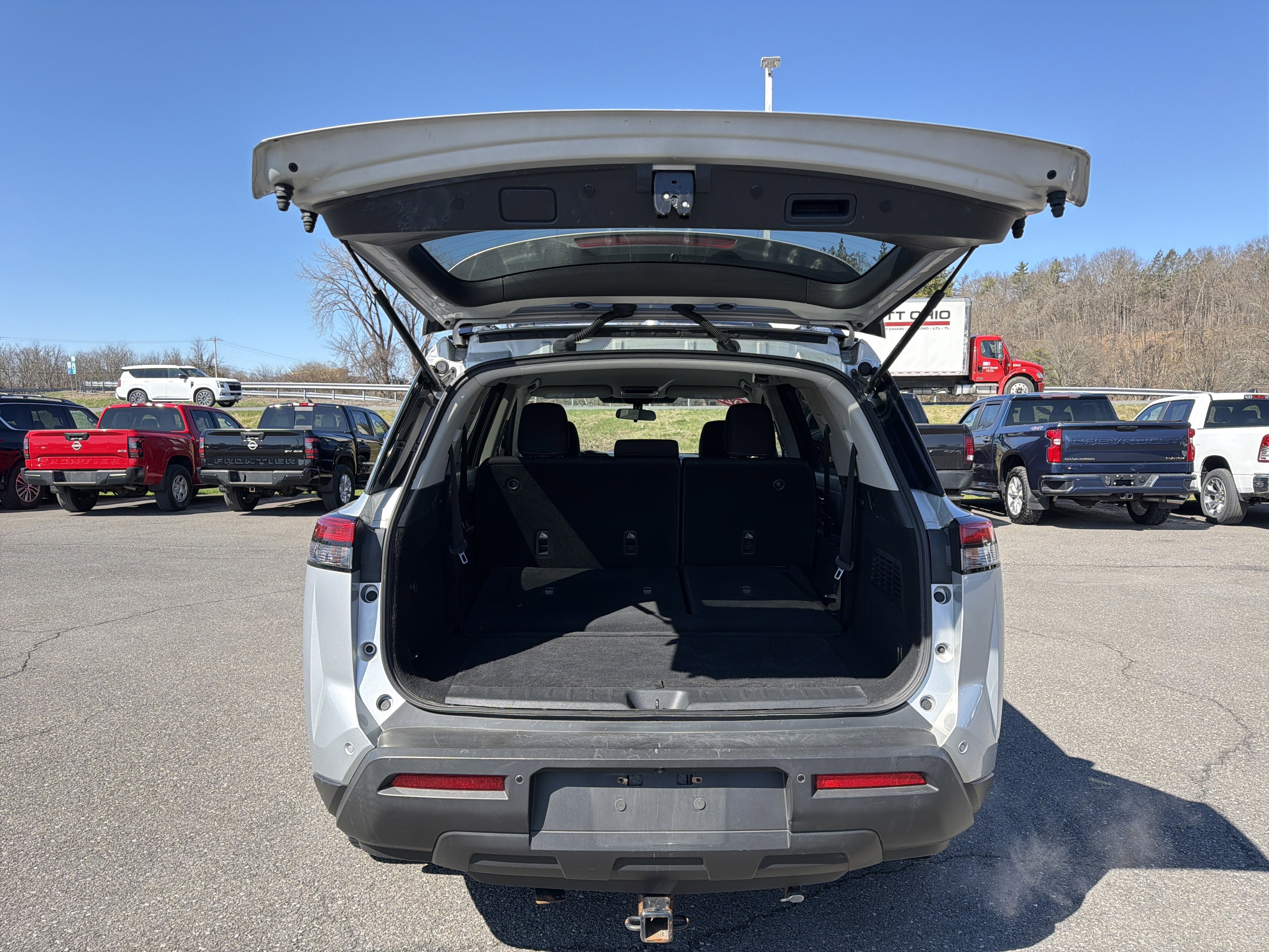 2022 Nissan Pathfinder SV