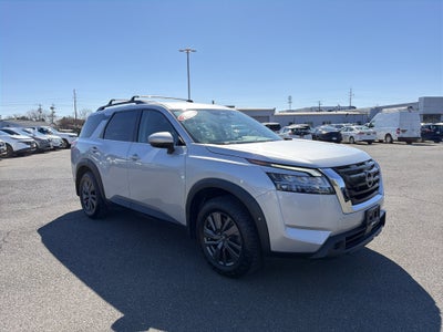2022 Nissan Pathfinder SV