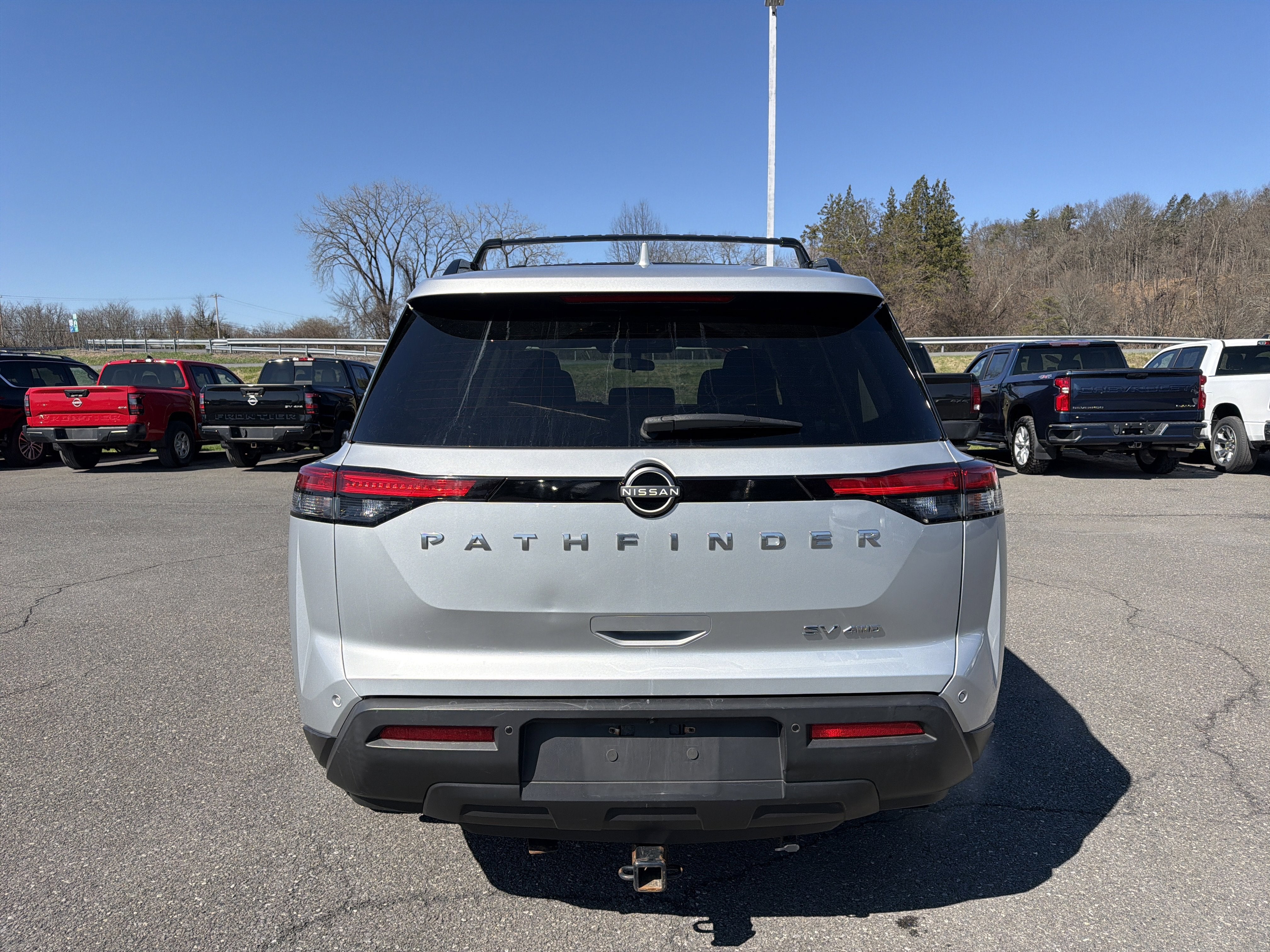 2022 Nissan Pathfinder SV