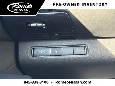 2024 Nissan Pathfinder SV