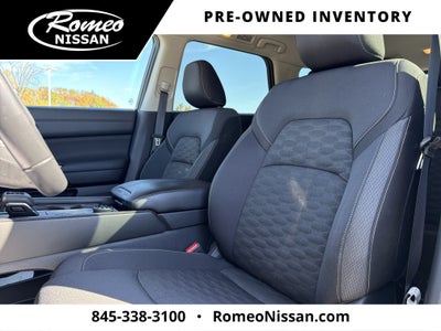 2024 Nissan Pathfinder SV