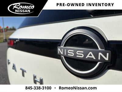 2024 Nissan Pathfinder SV