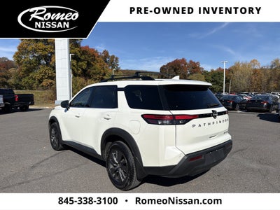 2024 Nissan Pathfinder SV