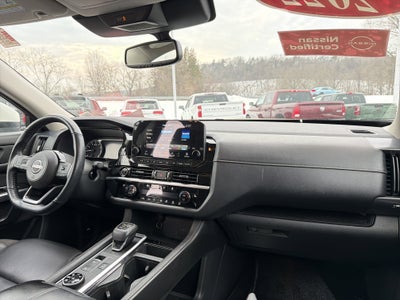 2022 Nissan Pathfinder SL