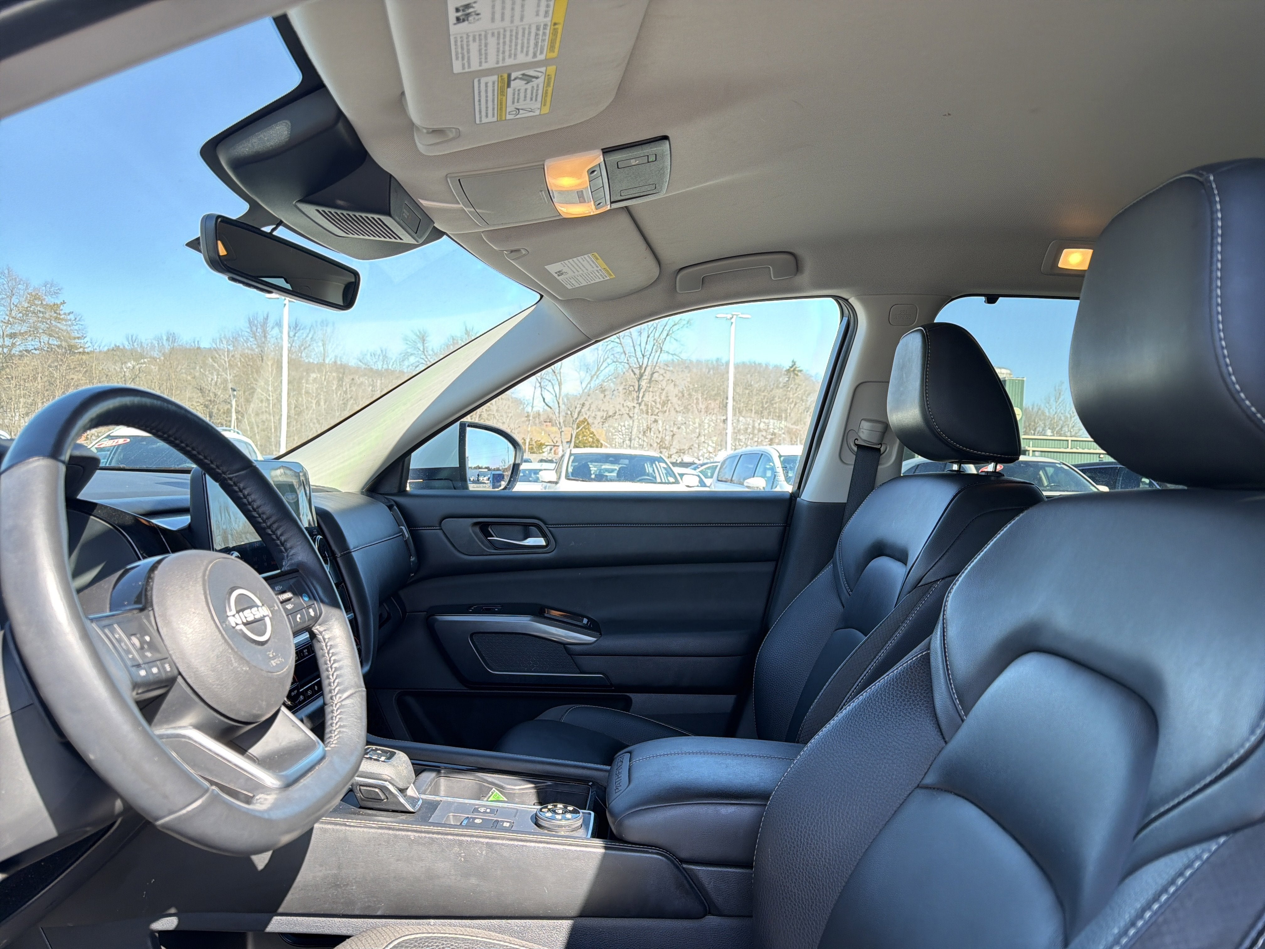 2023 Nissan Pathfinder SL