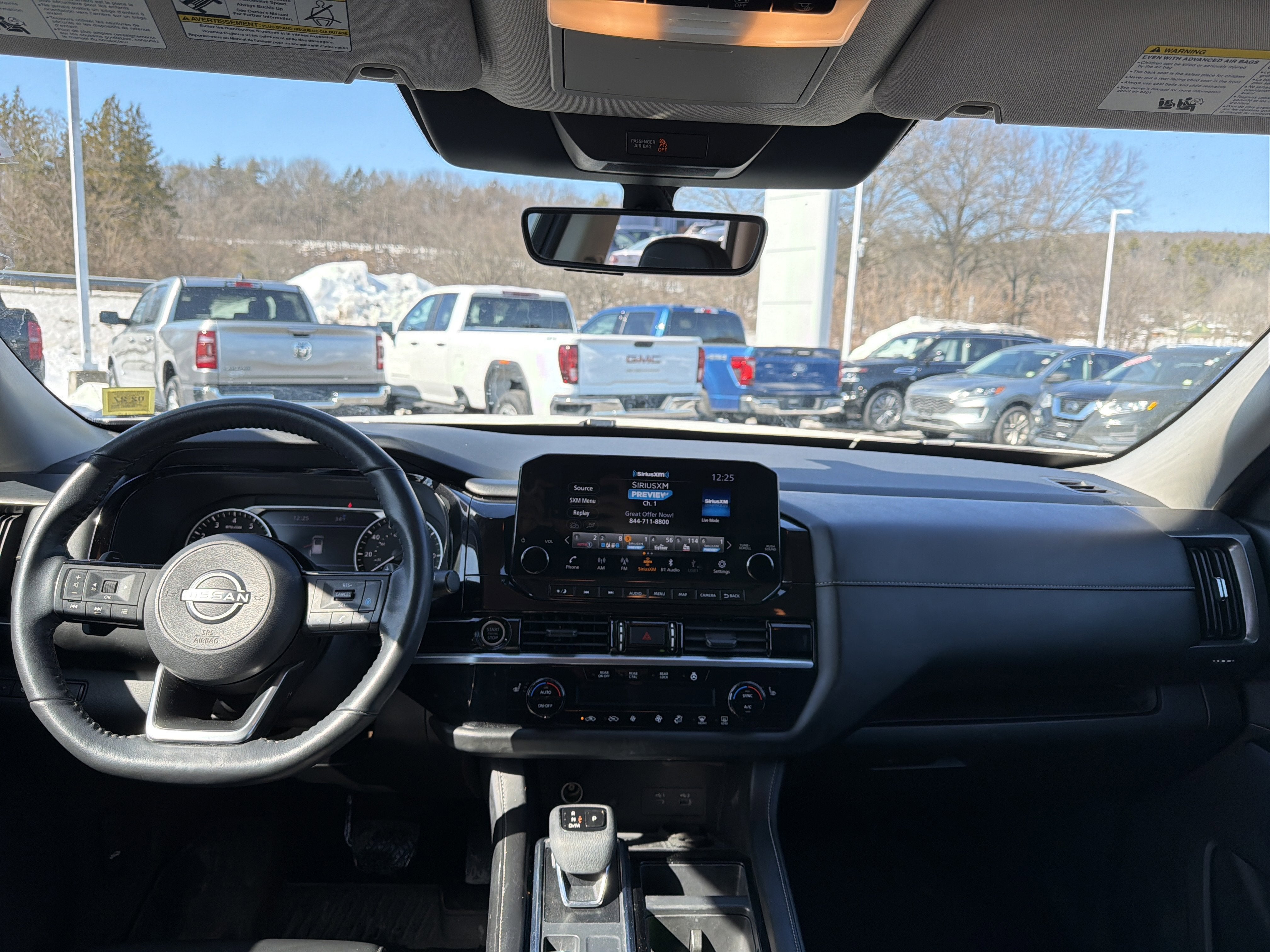 2023 Nissan Pathfinder SL