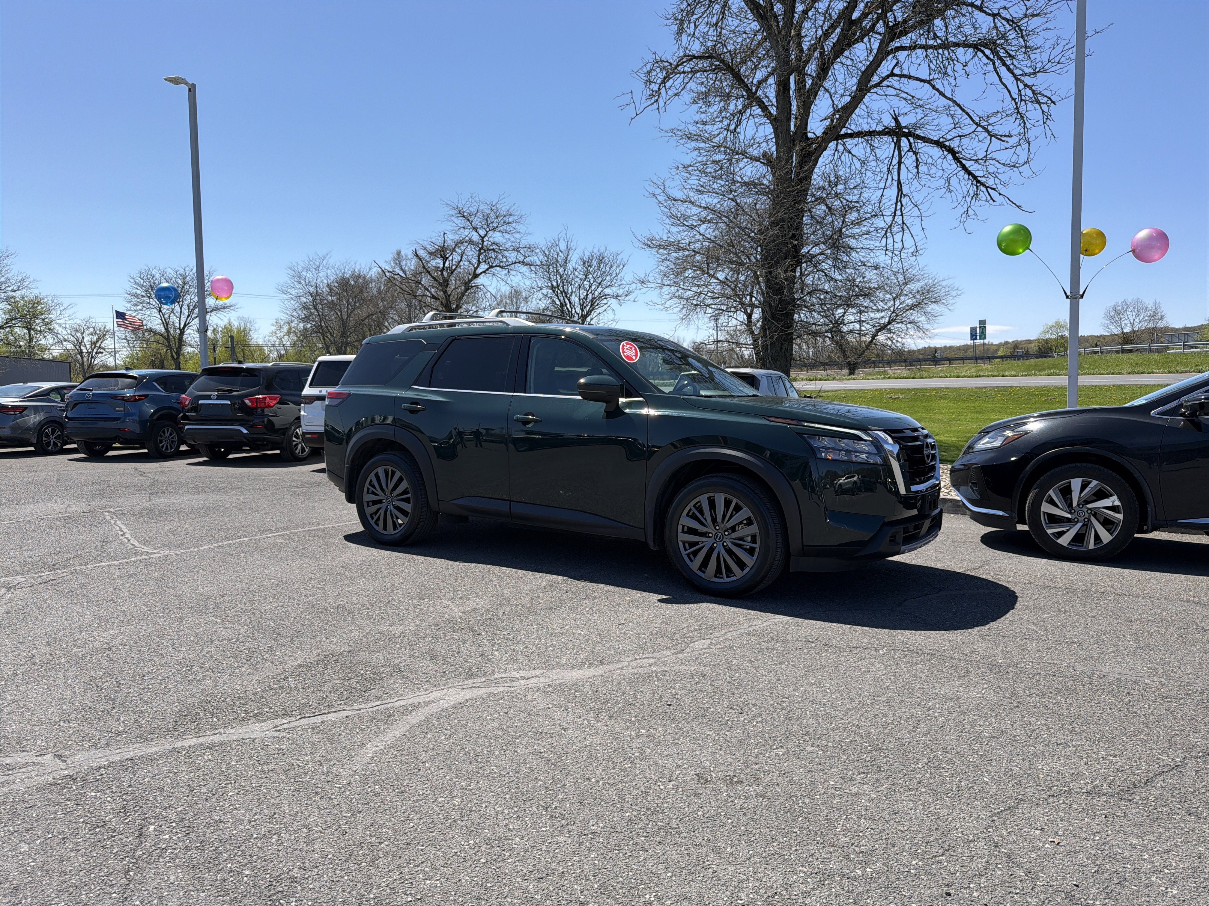 2025 Nissan Pathfinder SL