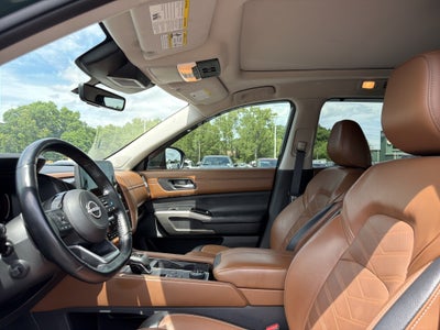 2023 Nissan Pathfinder Platinum