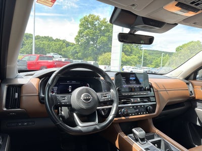 2023 Nissan Pathfinder Platinum