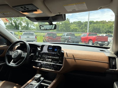 2023 Nissan Pathfinder Platinum