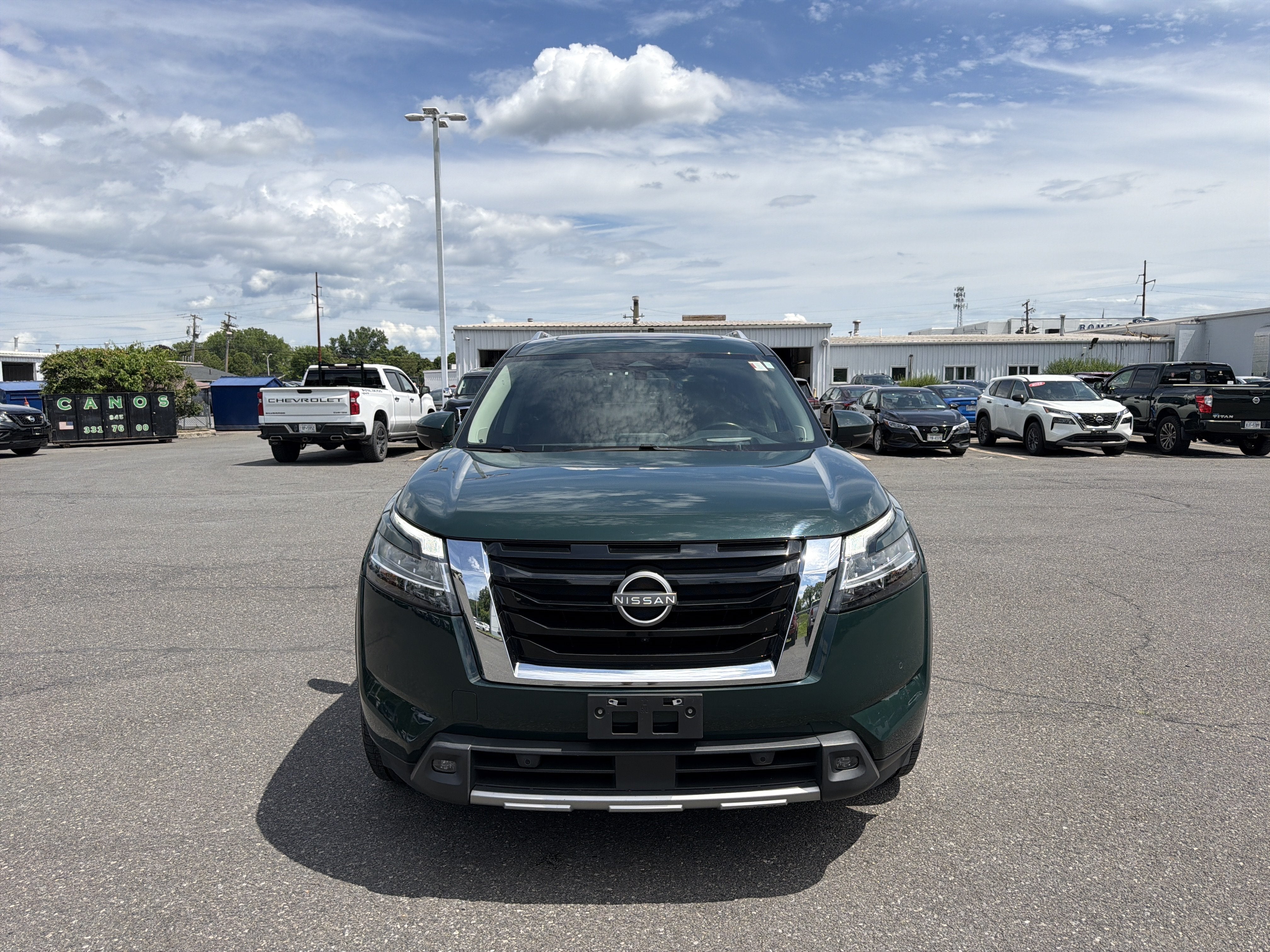 2023 Nissan Pathfinder Platinum