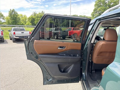 2023 Nissan Pathfinder Platinum