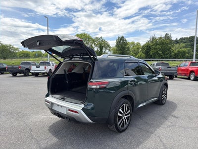 2023 Nissan Pathfinder Platinum