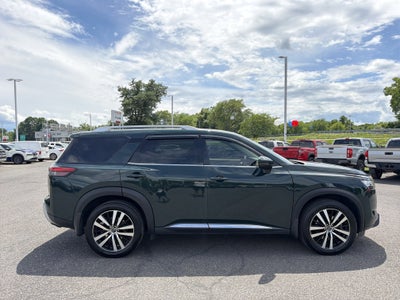 2023 Nissan Pathfinder Platinum