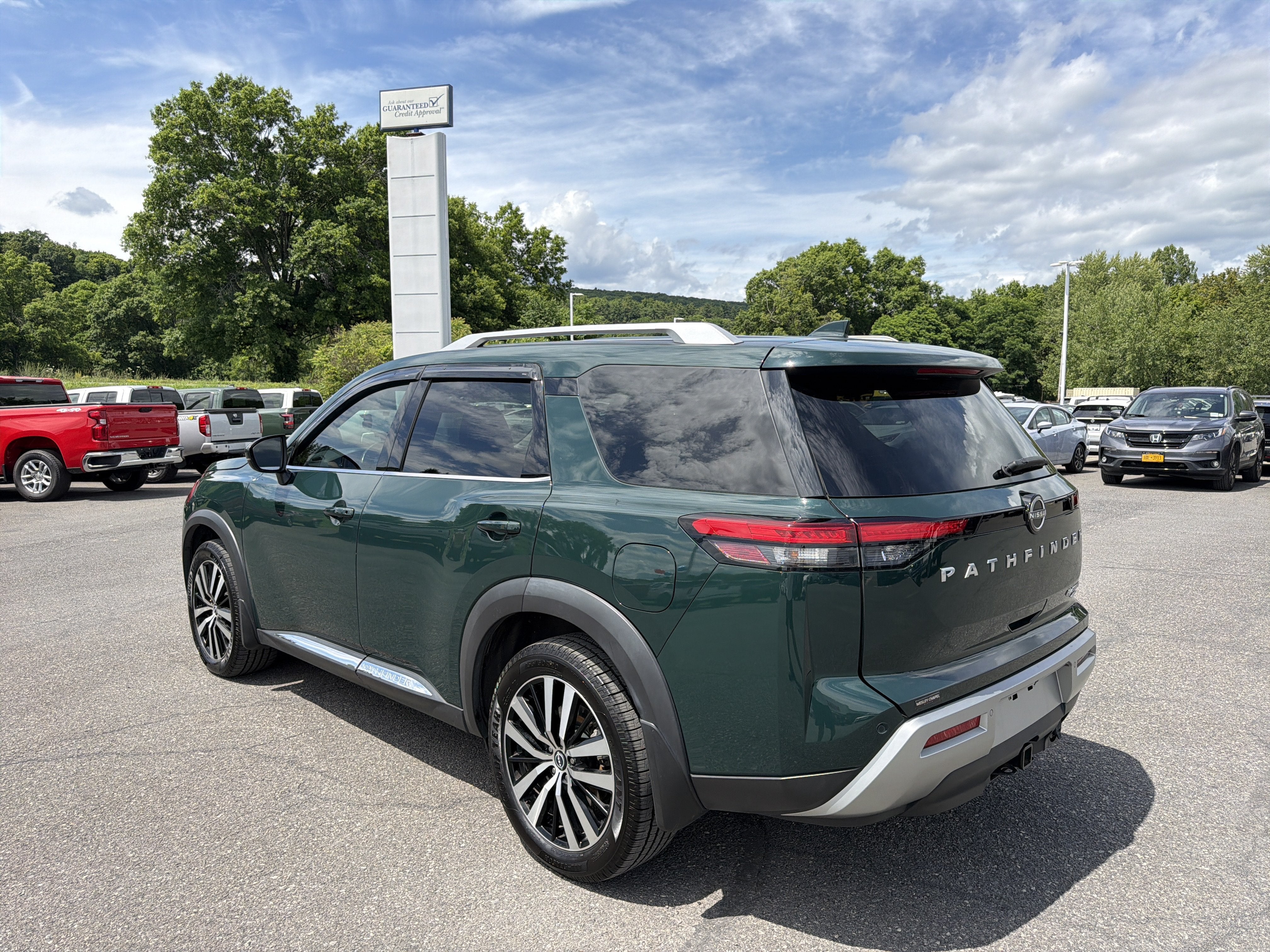 2023 Nissan Pathfinder Platinum