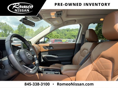 2023 Nissan Pathfinder Platinum