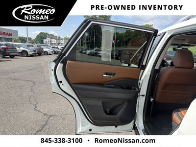 2023 Nissan Pathfinder Platinum