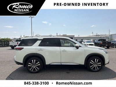 2023 Nissan Pathfinder Platinum