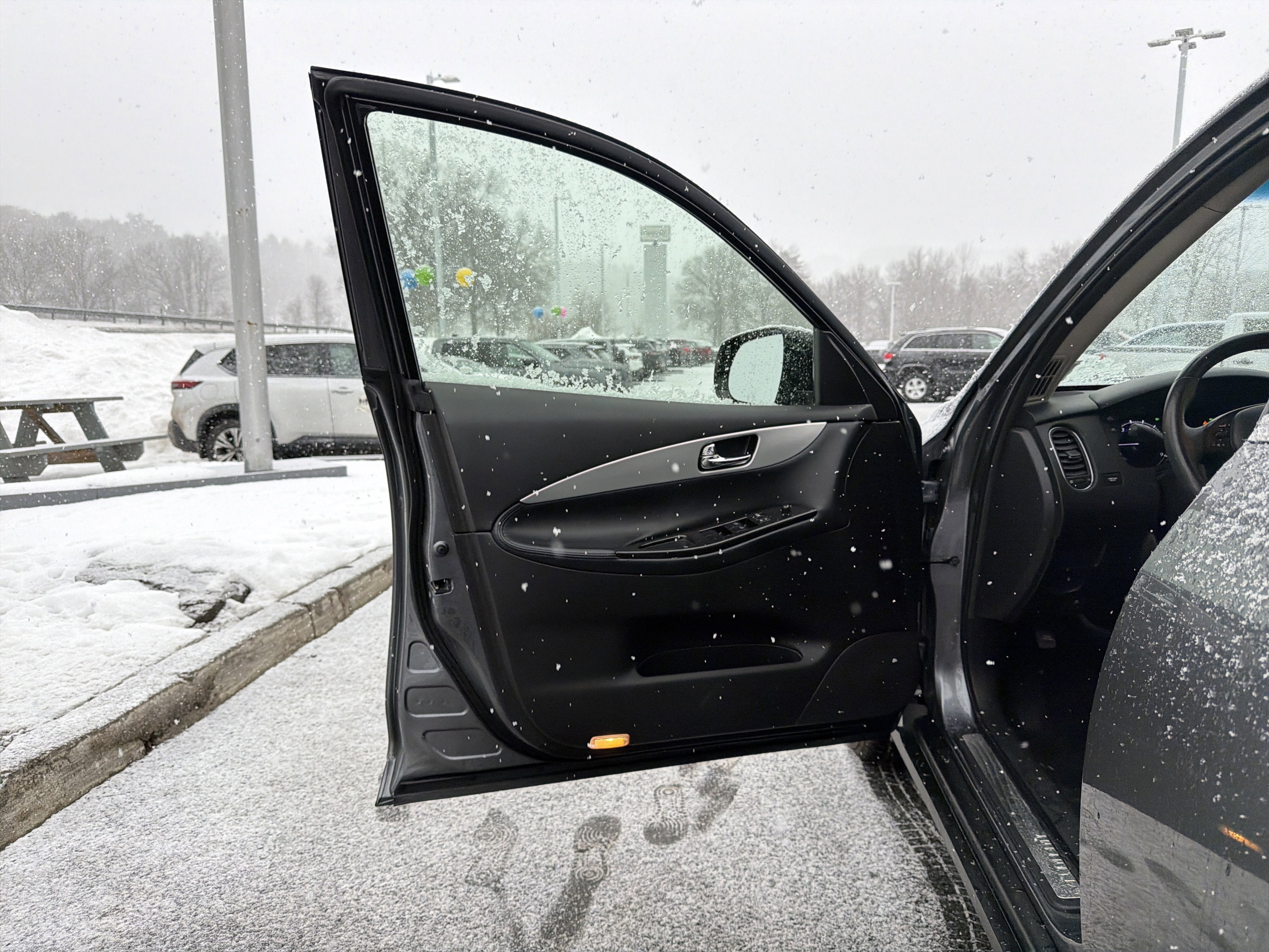 2016 INFINITI QX50 Base