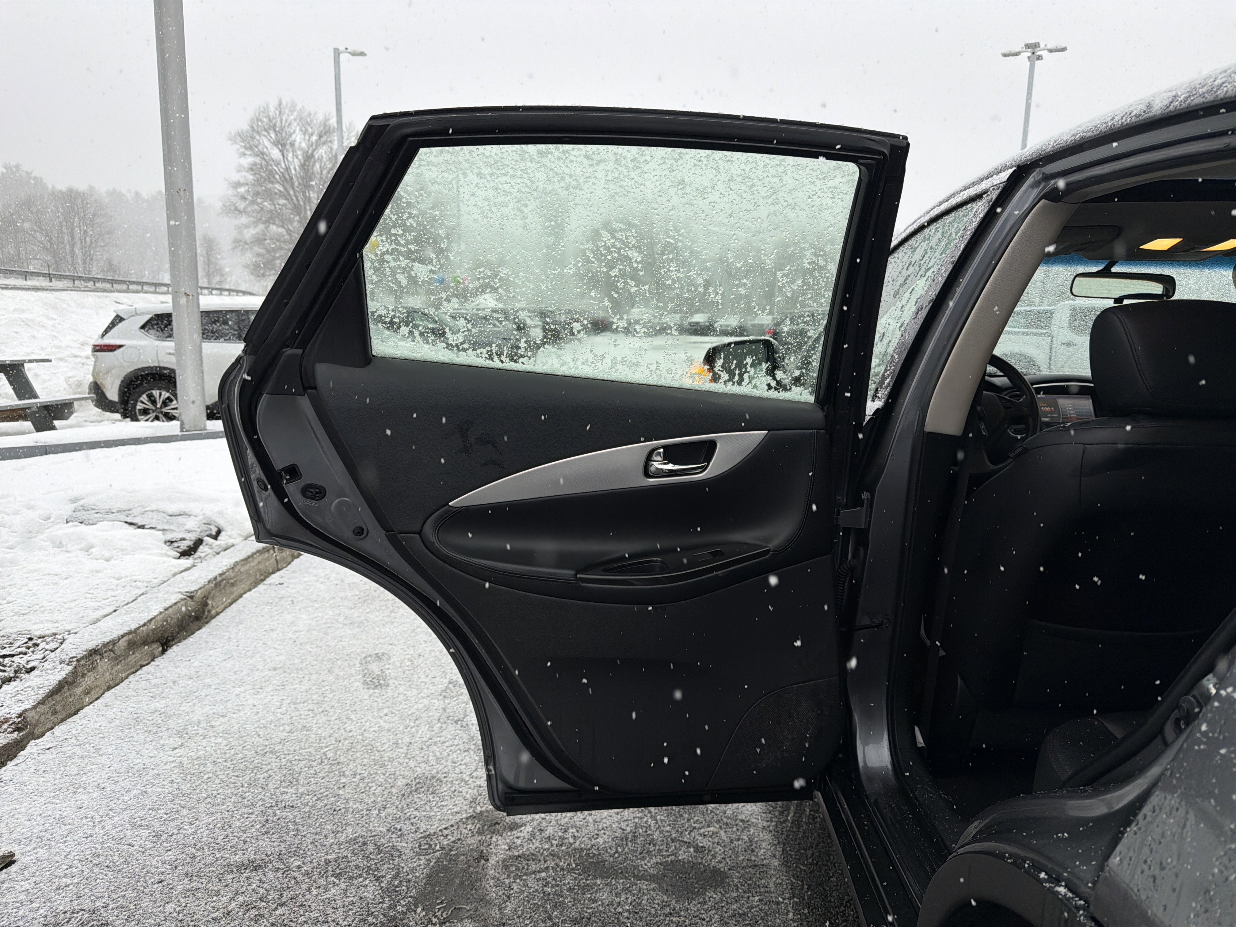 2016 INFINITI QX50 Base