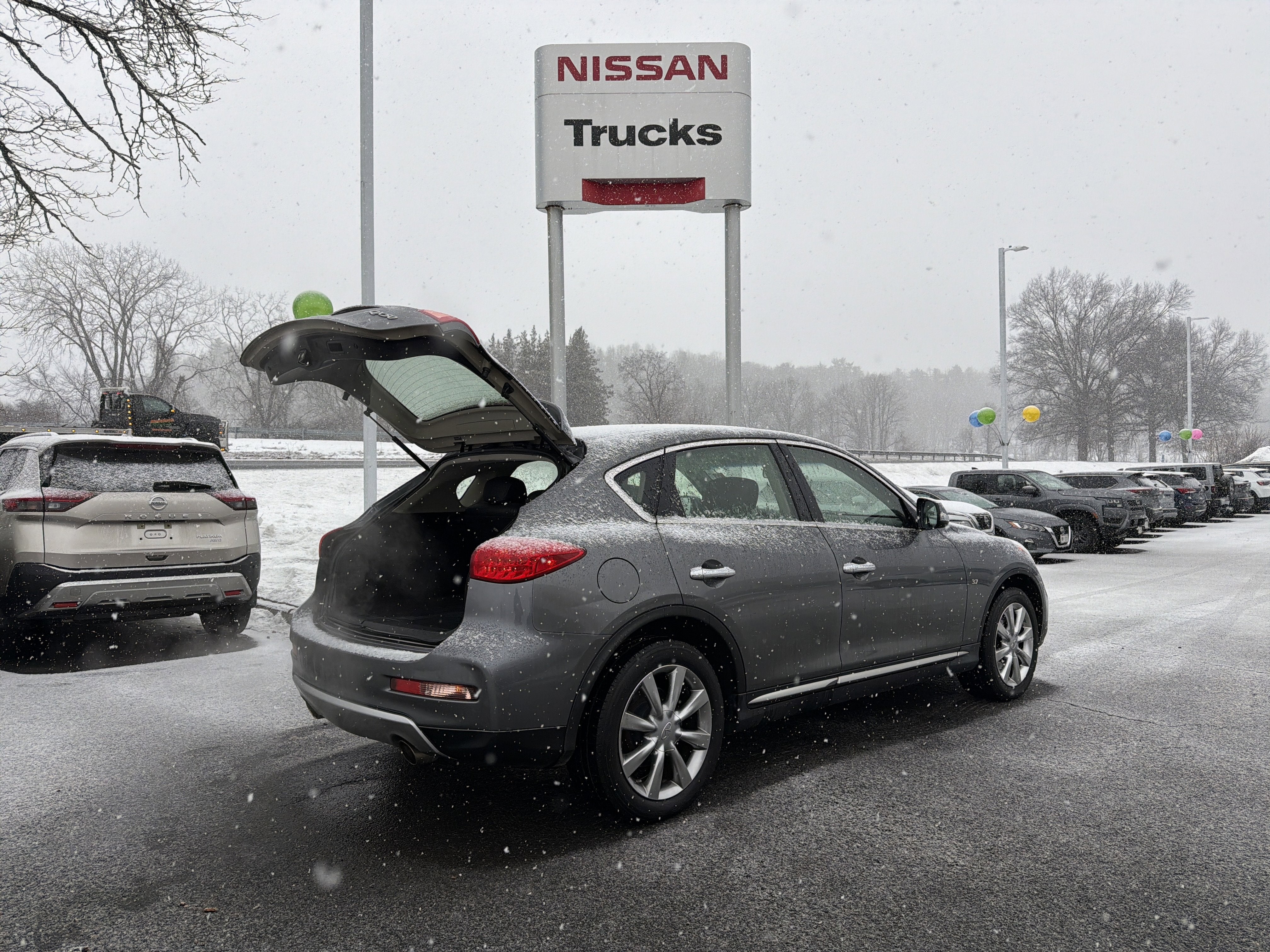 2016 INFINITI QX50 Base