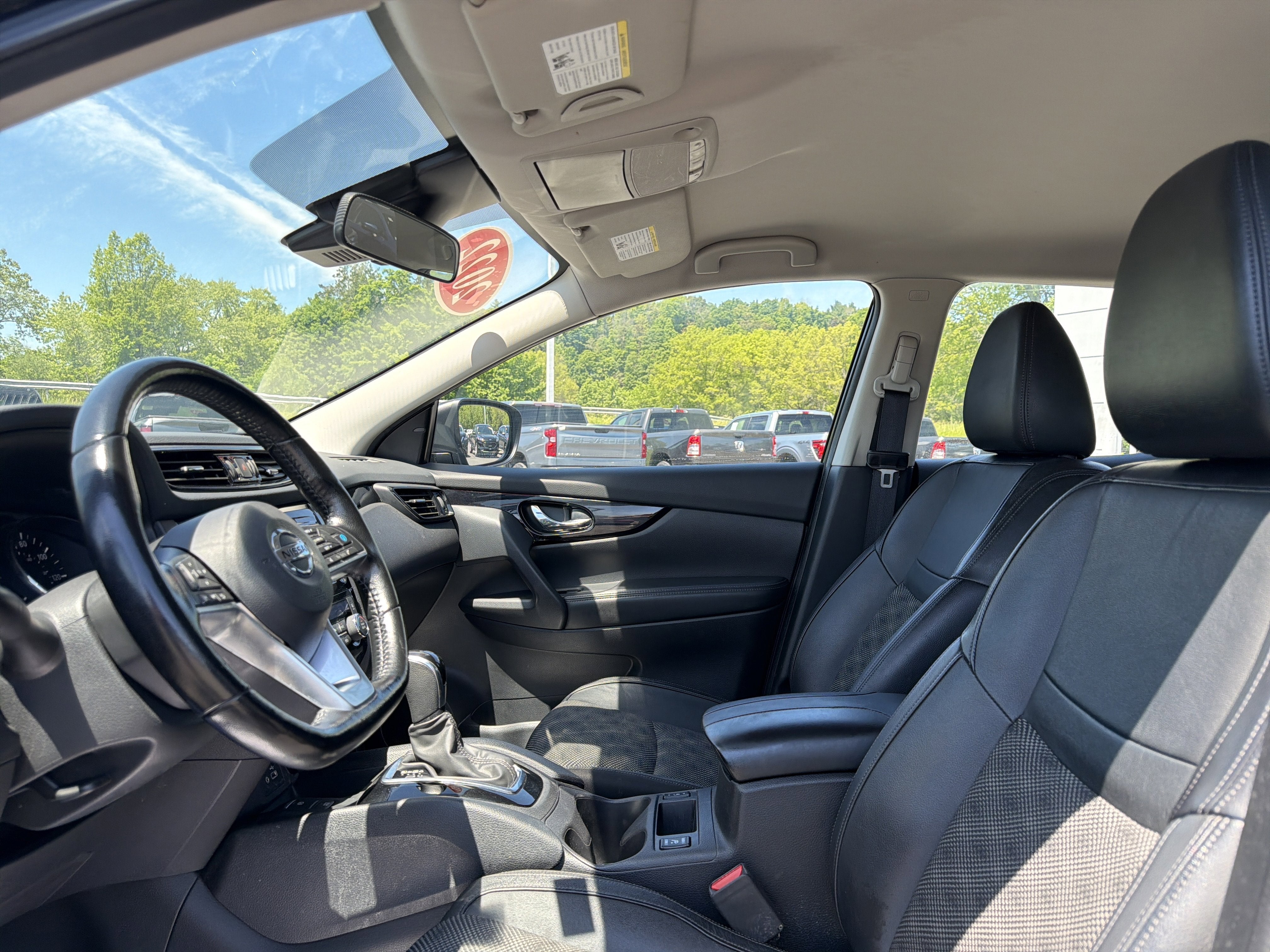 2022 Nissan Rogue Sport SV