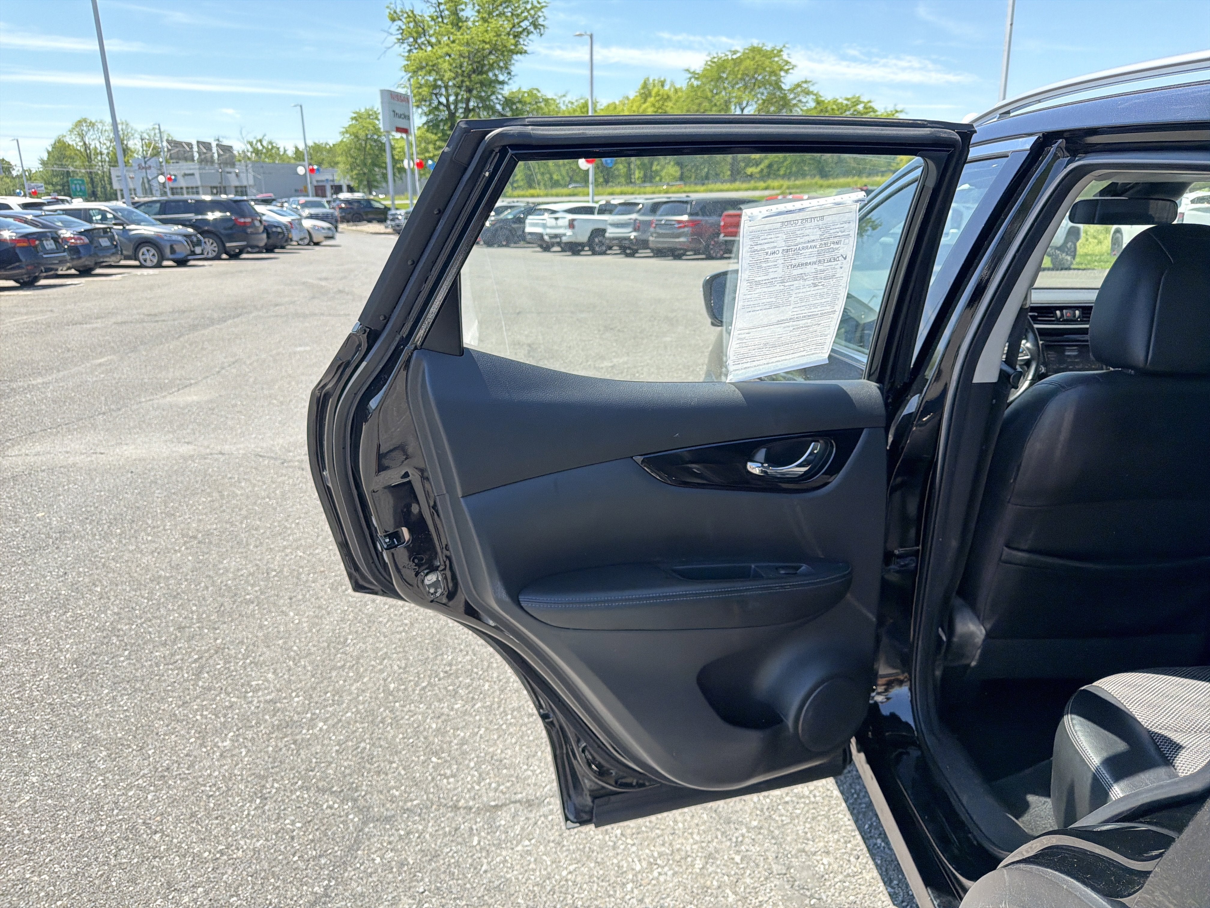 2022 Nissan Rogue Sport SV