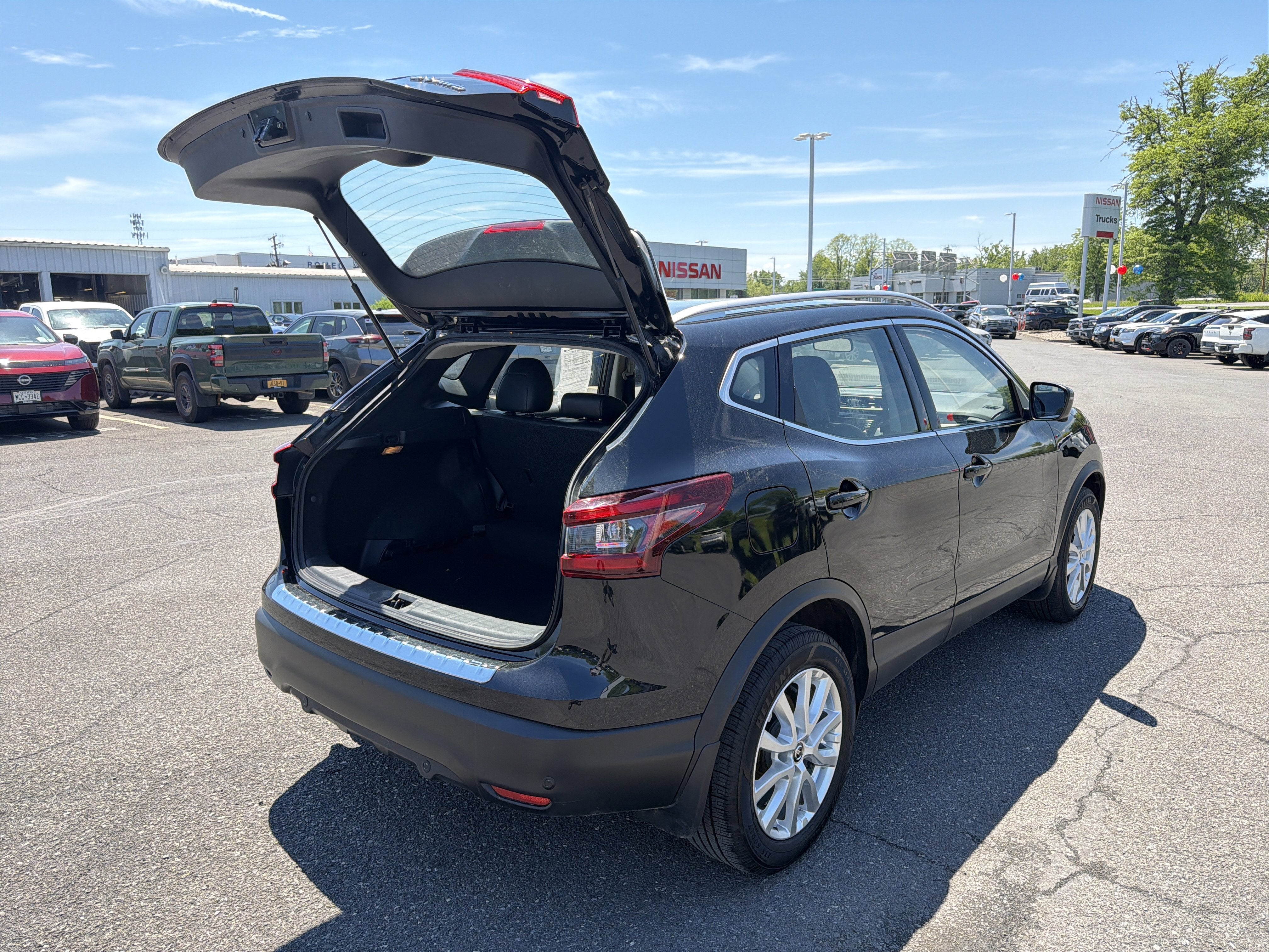 2022 Nissan Rogue Sport SV