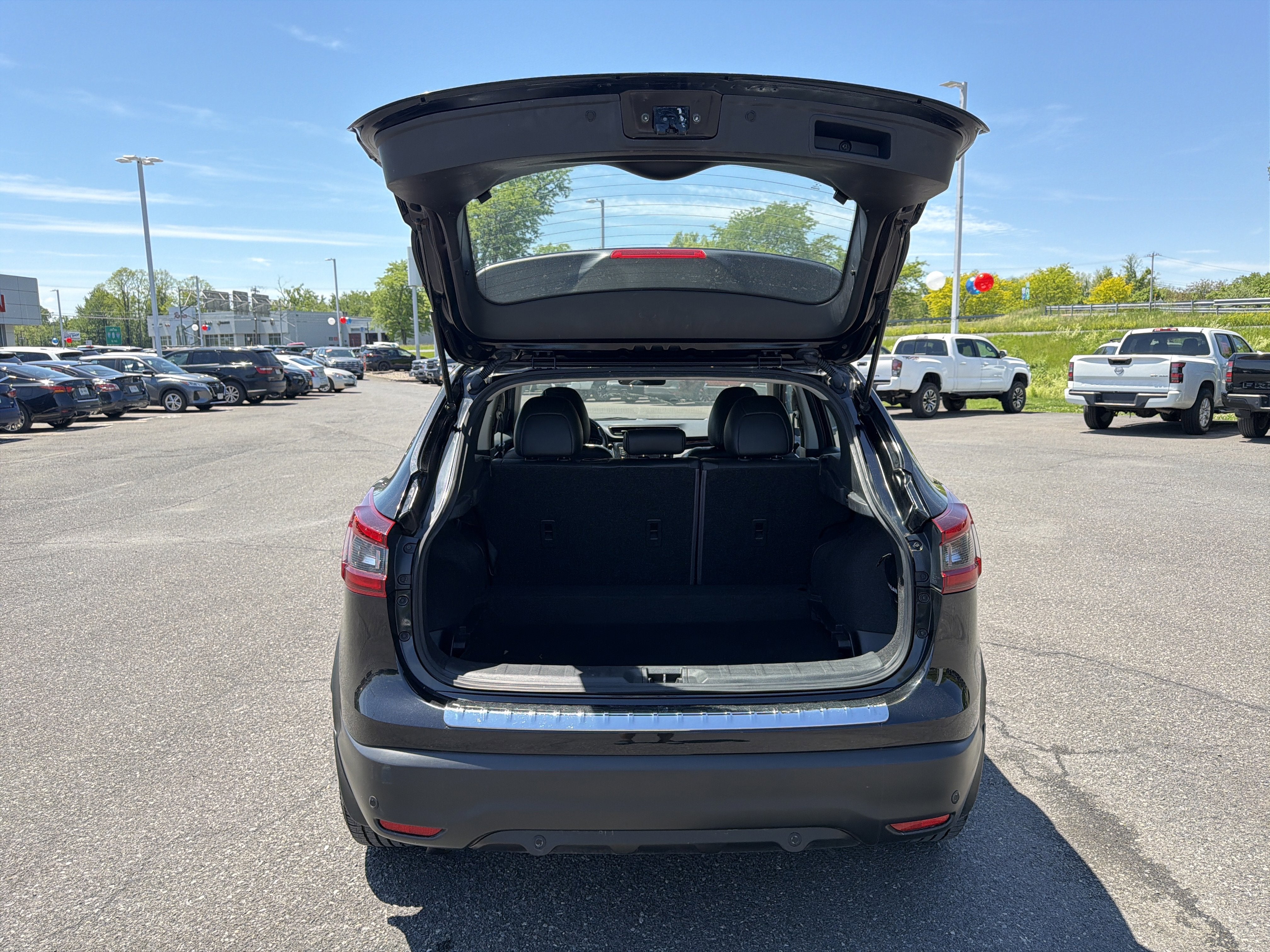 2022 Nissan Rogue Sport SV