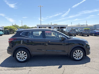 2022 Nissan Rogue Sport SV