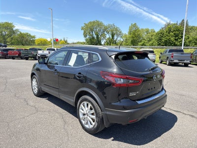2022 Nissan Rogue Sport SV