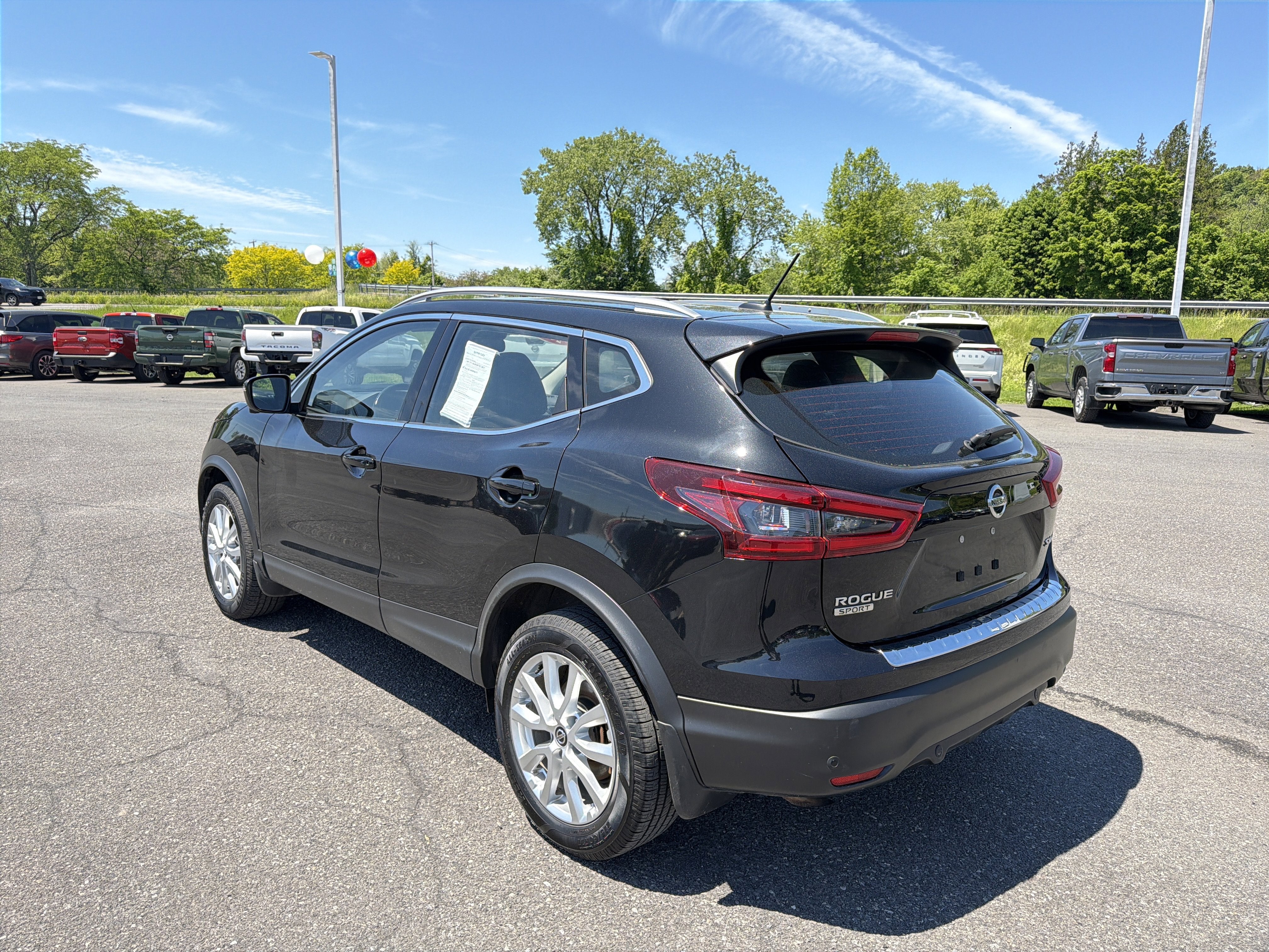 2022 Nissan Rogue Sport SV