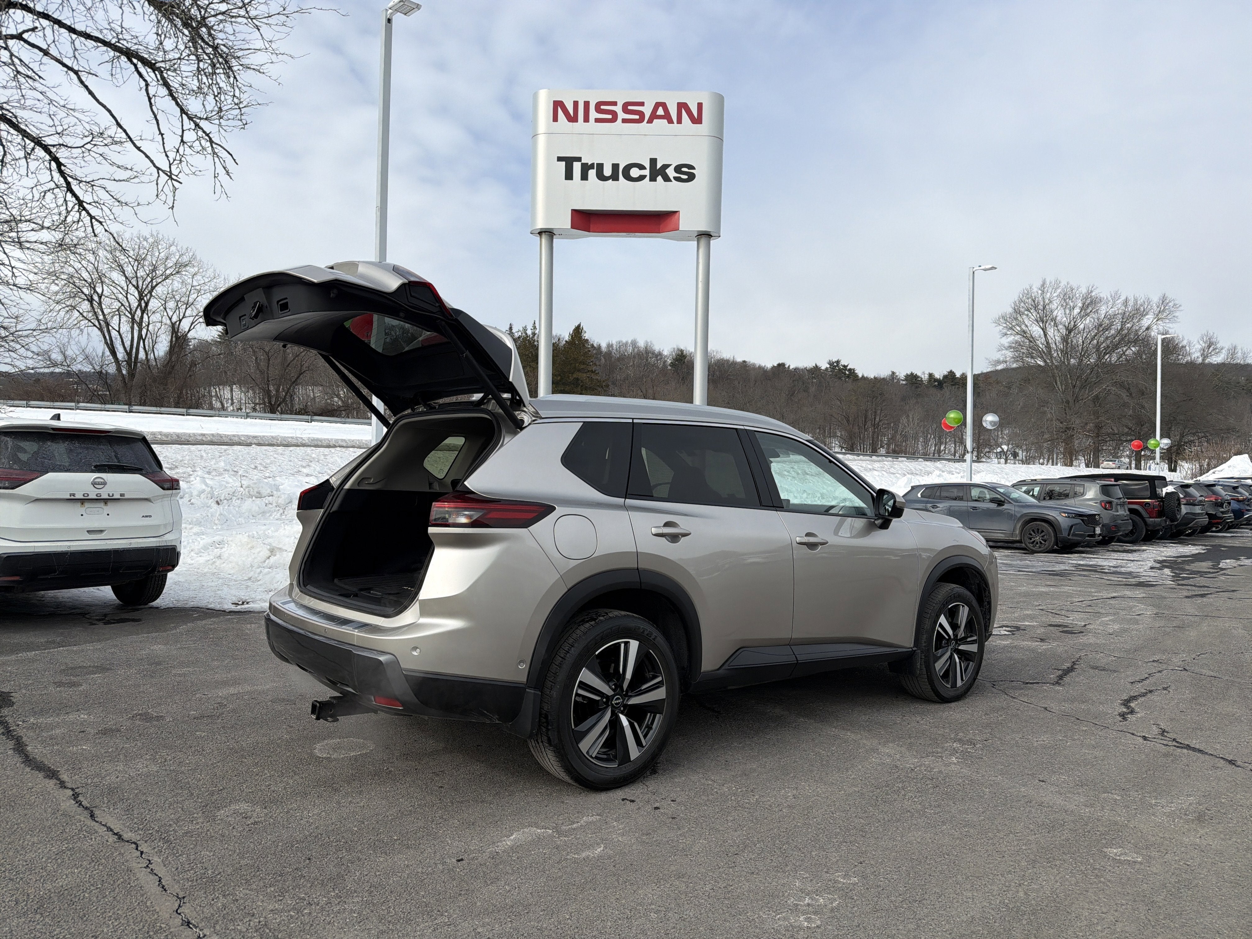 2025 Nissan Rogue SL