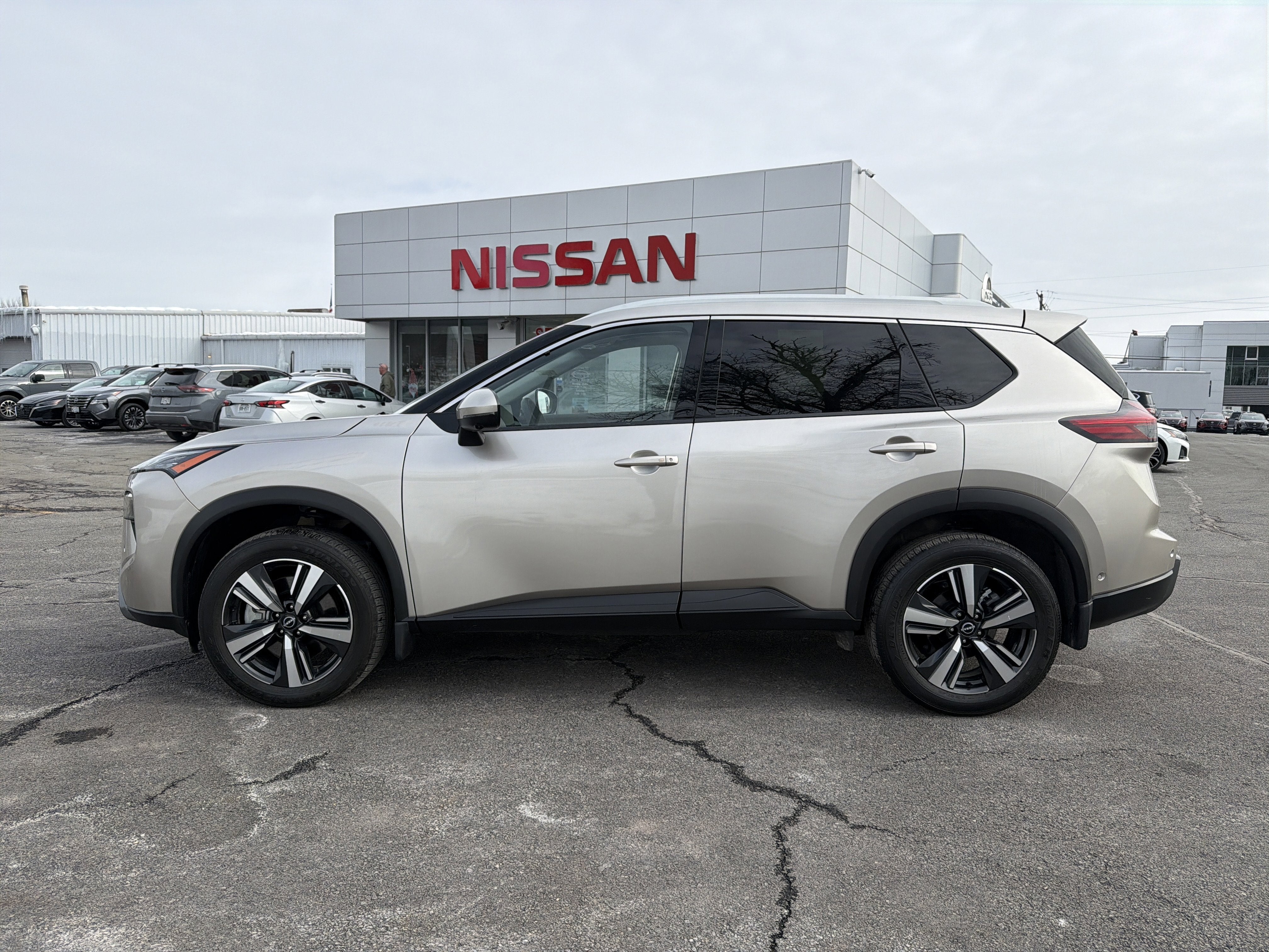 2025 Nissan Rogue SL