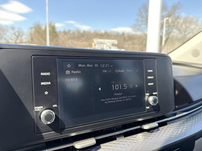 2024 Kia Carnival LX