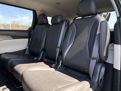 2024 Kia Carnival LX