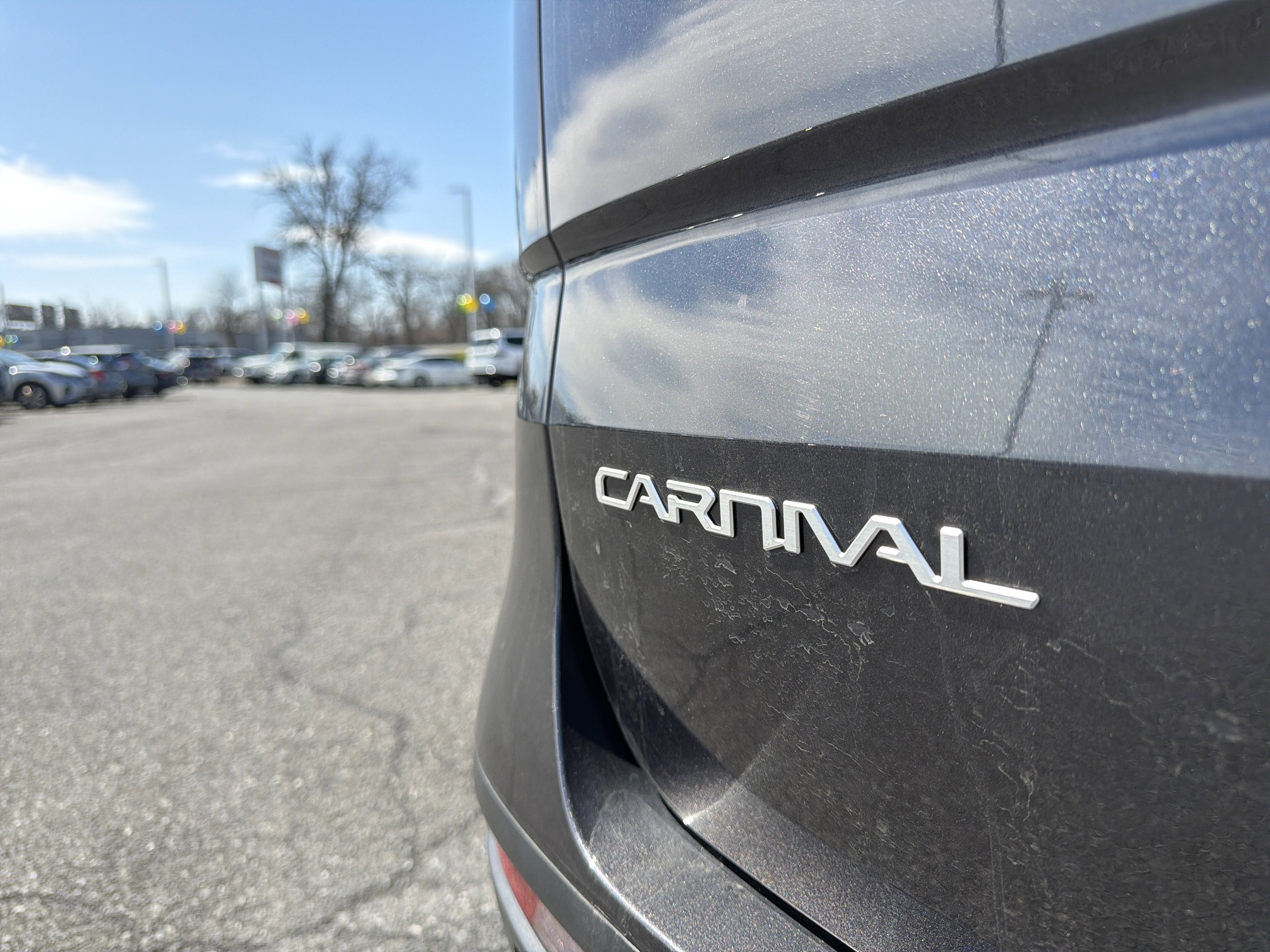 2024 Kia Carnival LX