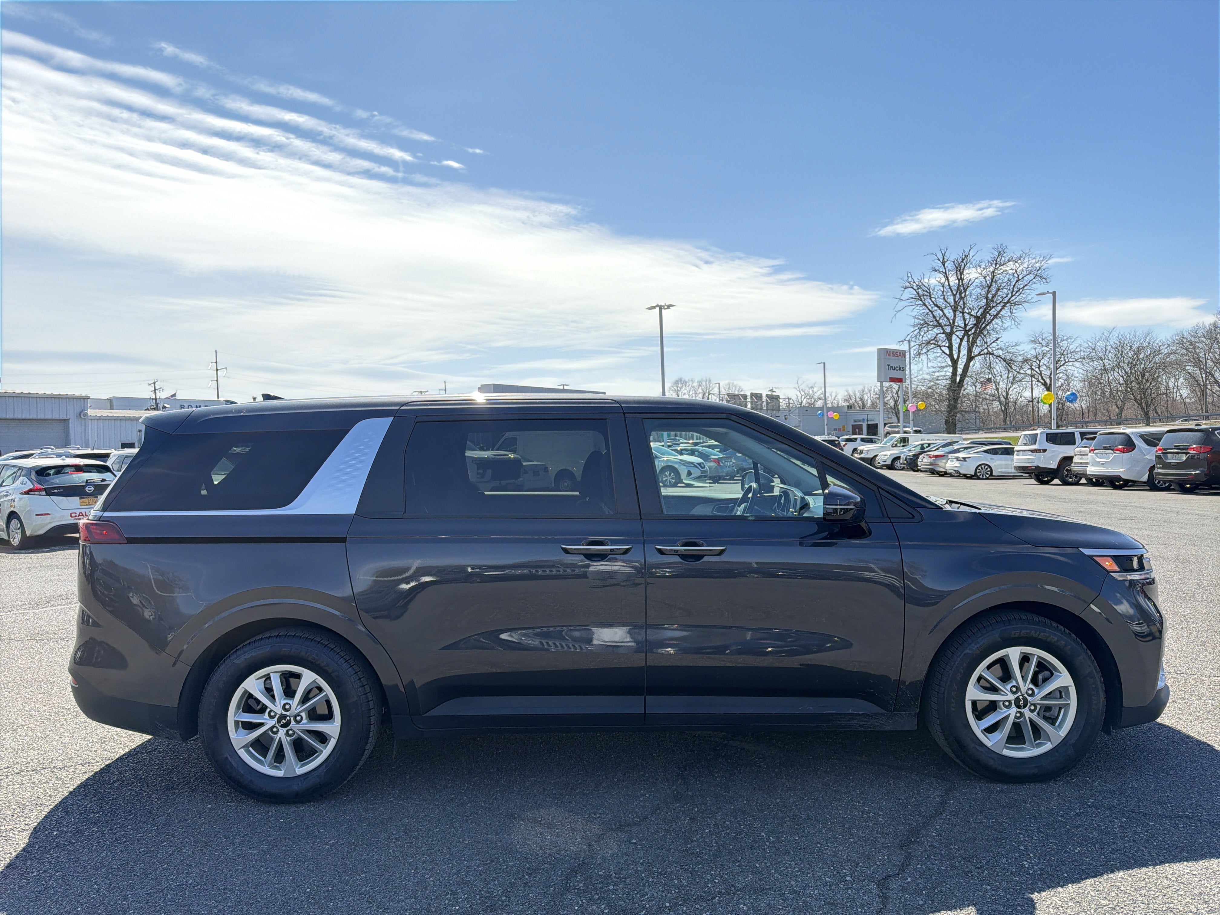 2024 Kia Carnival LX