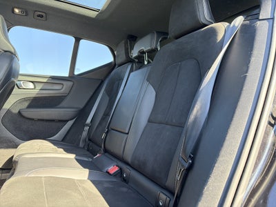 2021 Volvo XC40 R-Design