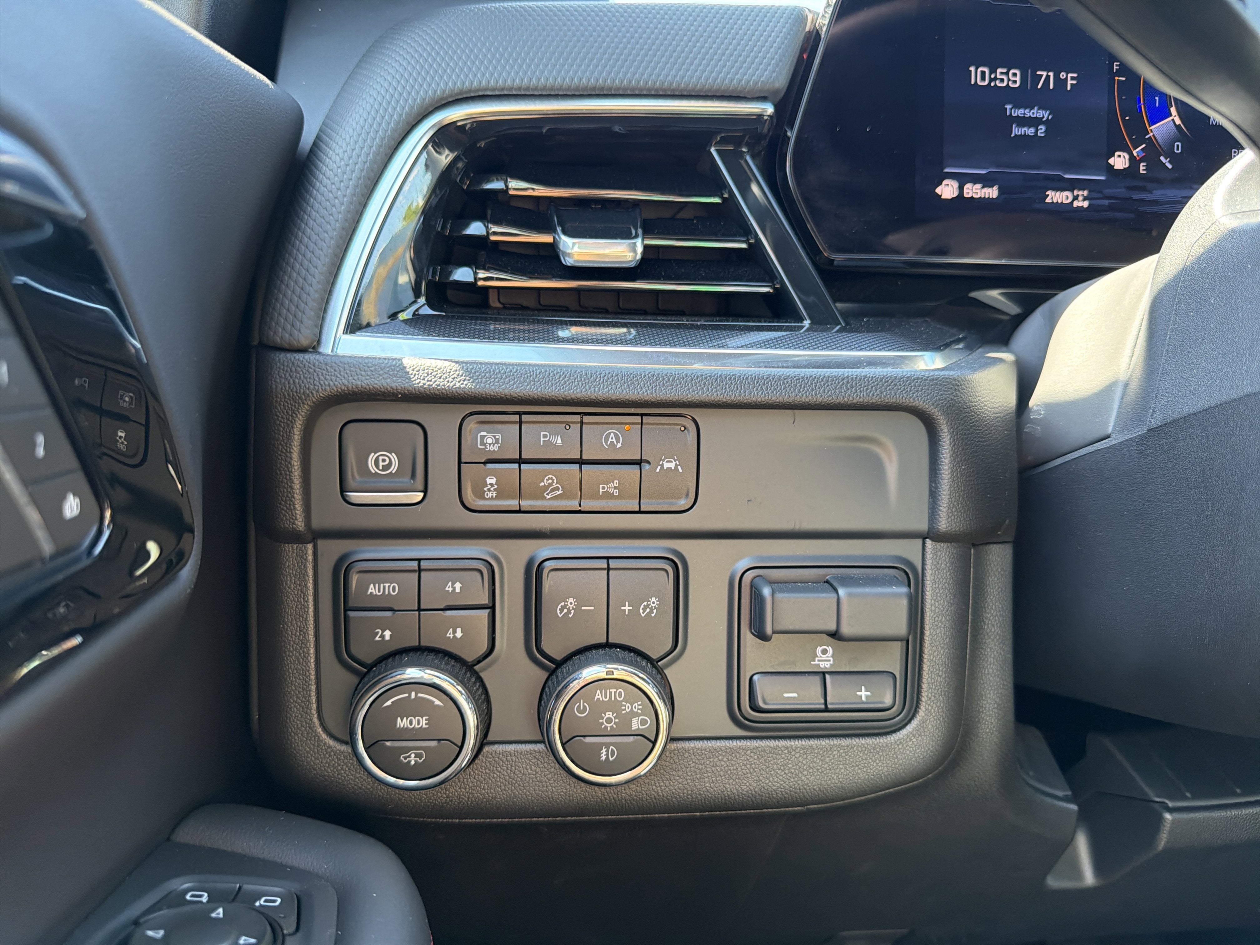 2025 Chevrolet Tahoe RST