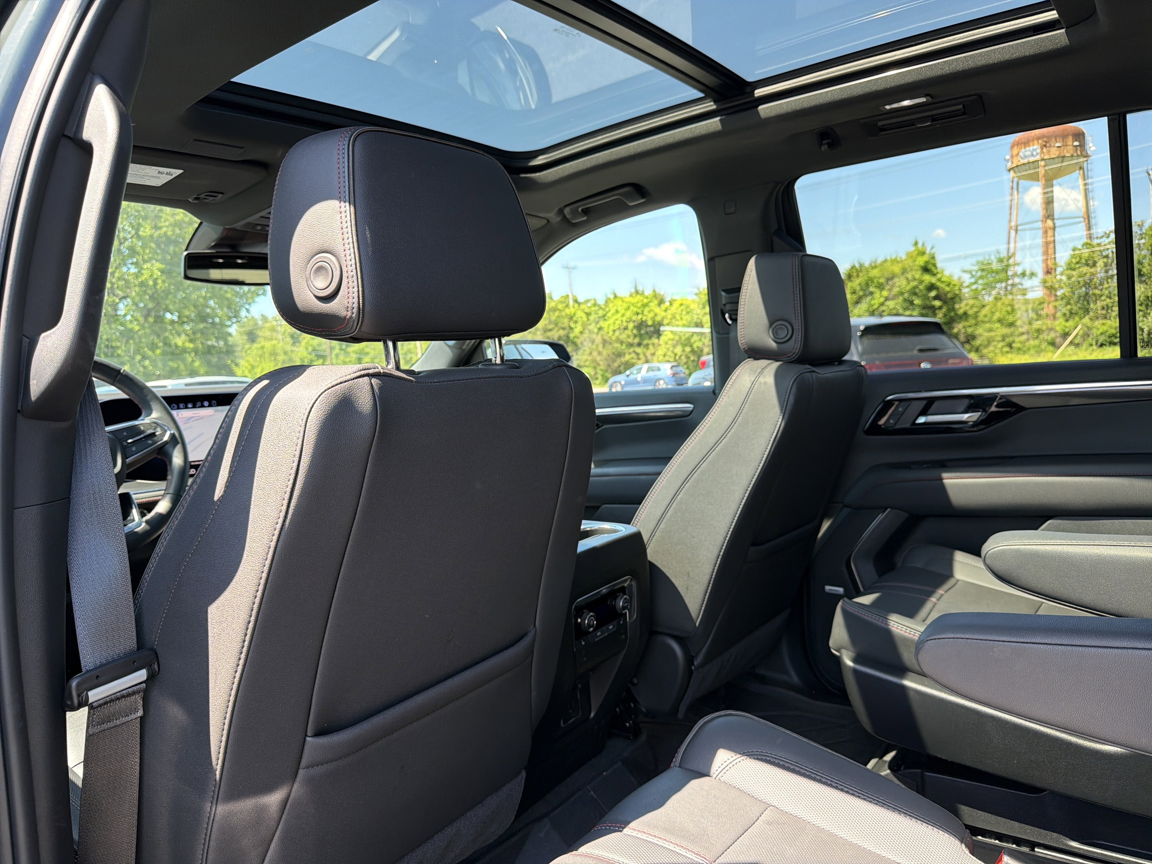 2025 Chevrolet Tahoe RST