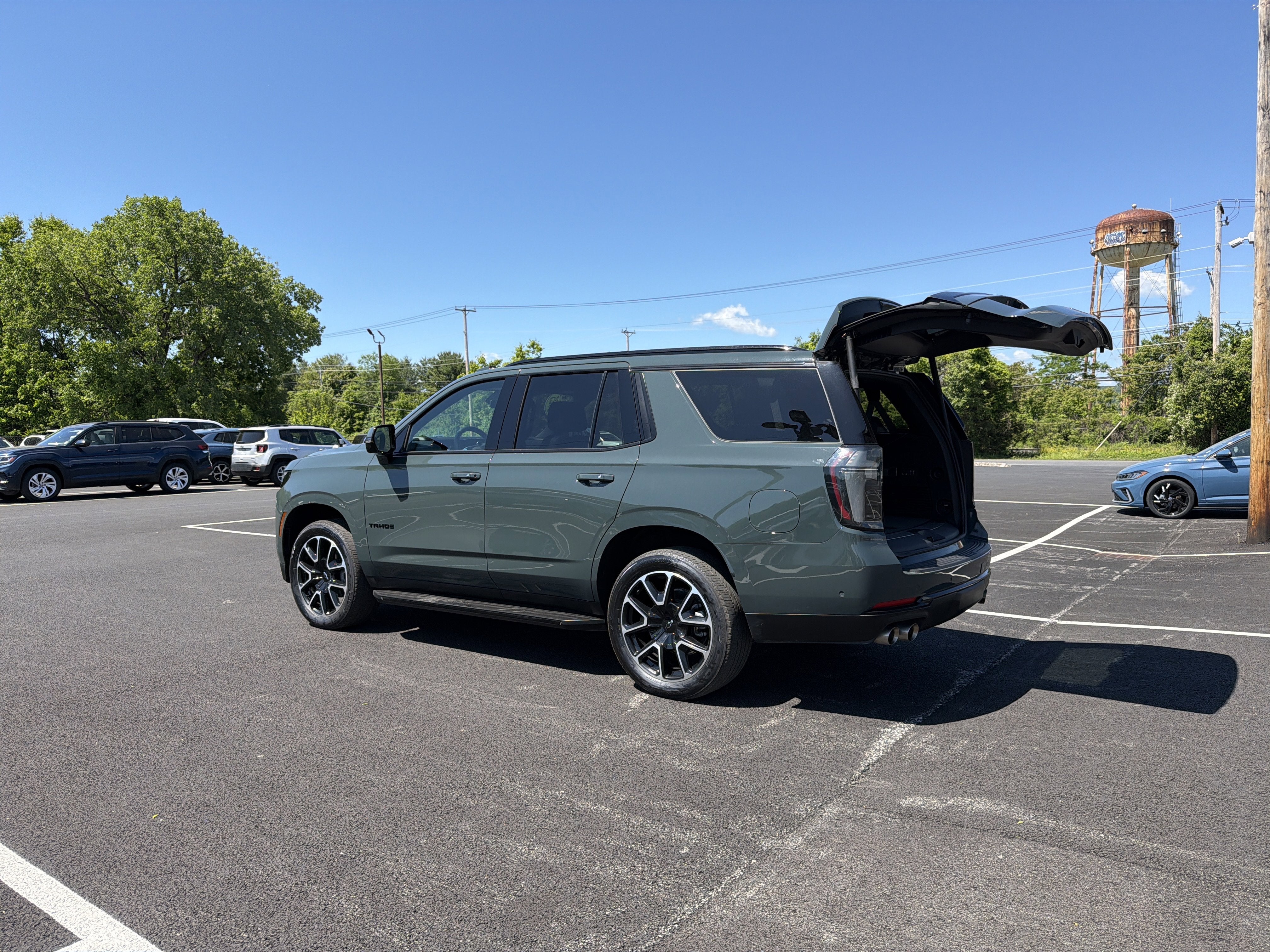 2025 Chevrolet Tahoe RST